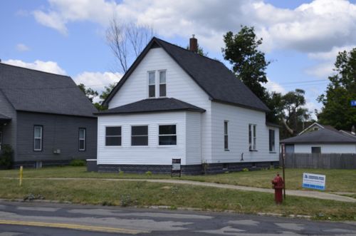 332 E Michigan Ave, Three Rivers, MI, 49093-1125 | Card Image