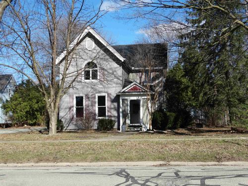 2126 N Main St, Fairgrove, MI, 48733-9570 | Card Image