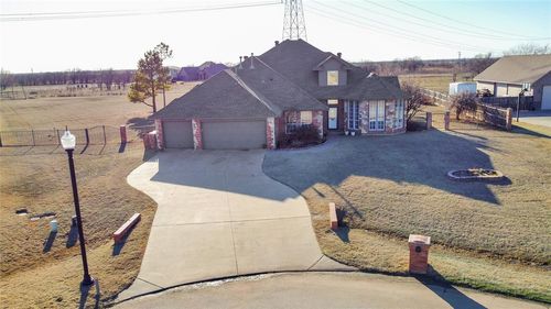 1045 Belmonte Pl, Yukon, OK, 73099-6374 | Card Image