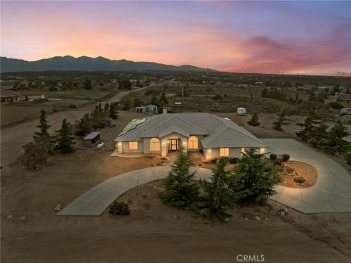 6232 Coriander Dr, Oak Hills, CA, 92344-9611 | Card Image