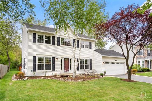 312 Greenview Drive, Crystal Lake, IL, 60014 | Card Image