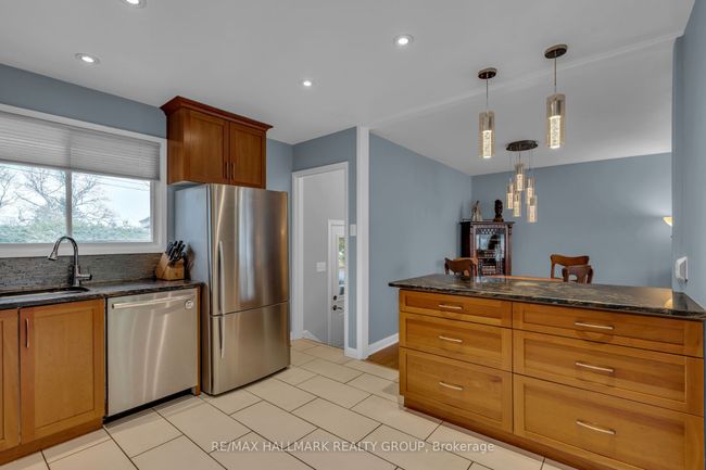25 Ellery Cres, House other with 4 bedrooms, 2 bathrooms and 3 parking in Nepean ON | Image 11
