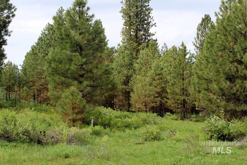 9 Kayla Way, Cascade, ID, 83611-5092 | Card Image