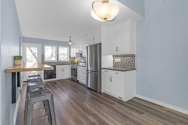 5418 4 A Street Sw, Home with 4 bedrooms, 2 bathrooms and null parking in Calgary AB | Image 10