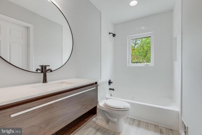 1011 Shipman Ln, House other with 5 bedrooms, 4 bathrooms and null parking in Mclean VA | Image 31