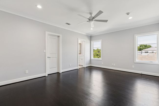 3rd floor bedroom with ensuite bath | Image 35