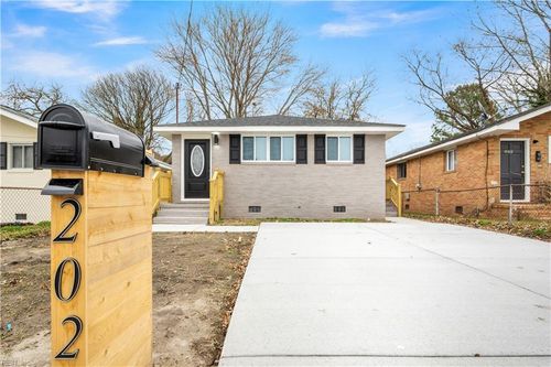 202 W Kelly Ave, Hampton, VA, 23663-2242 | Card Image