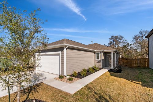 174 Bendecido Loop, Elgin, TX, 78621-2674 | Card Image