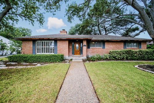 750 Bradshaw Dr, Corpus Christi, TX, 78412-3004 | Card Image