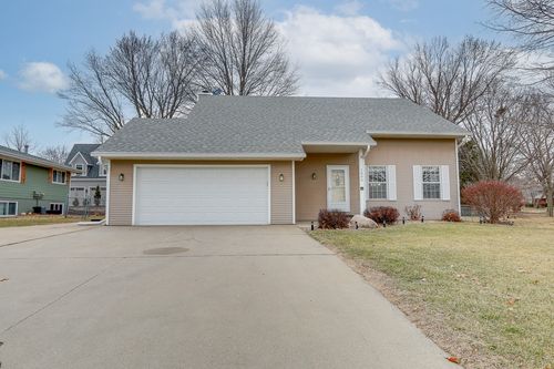 1306 University St, Pella, IA, 50219-1903 | Card Image