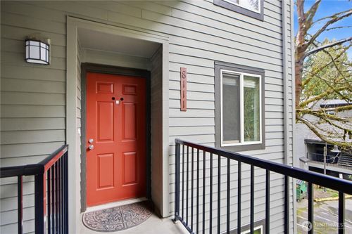 d-8111 146th Ct Ne, Redmond, WA, 98052-3402 | Card Image