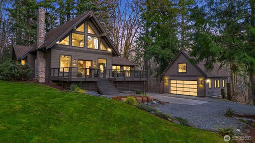 25112 Se 17th St, Sammamish, WA, 98075-8014 | Card Image