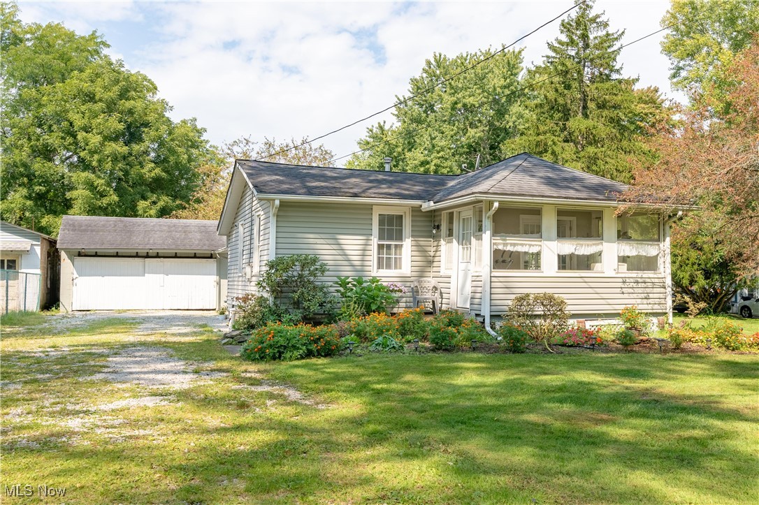 Warren Ave, Akron, OH 44320