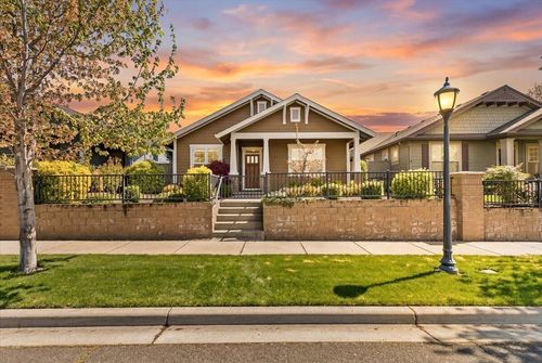 517 Windsong Way, Medford, OR, 97504-9122 | Card Image