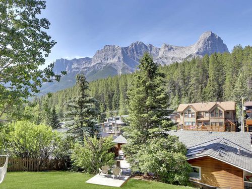 252 Three Sisters Dr, Canmore, AB, T1W2M7 | Card Image