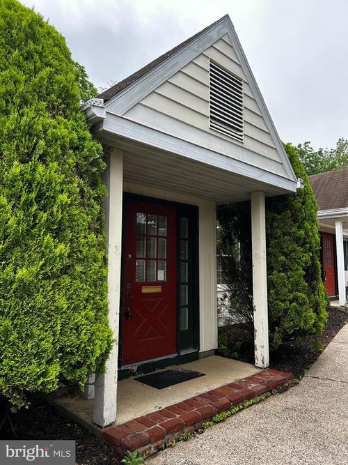 140 E Butler Ave, CHALFONT, PA, 18914-3022 | Card Image