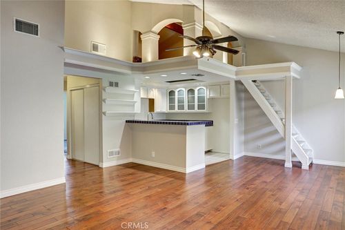 26-15155 Sherman Way, Van Nuys, CA, 91405-2079 | Card Image