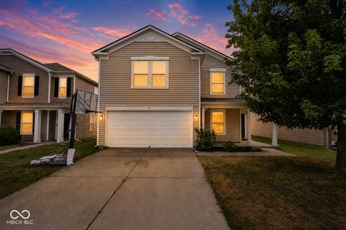 952 Balto Dr, Shelbyville, IN, 46176-2479 | Card Image