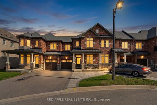 347 Luck Court, Newmarket, ON, L3X0J5 | Card Image