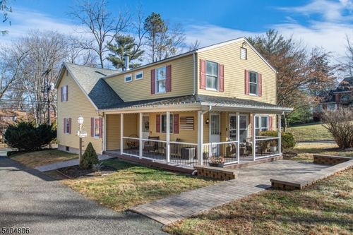 125 Mount Pleasant Ave, East Hanover, NJ, 07936-3587 | Card Image