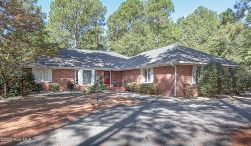 3 Pine Orchard Ln, Pinehurst, NC, 28374-9092 | Card Image