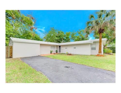 15831 Palmetto Club Dr, Miami, FL, 33157 | Card Image