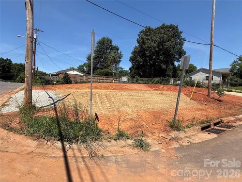2962 Morning Dr, Charlotte, NC, 28208-6810 | Card Image