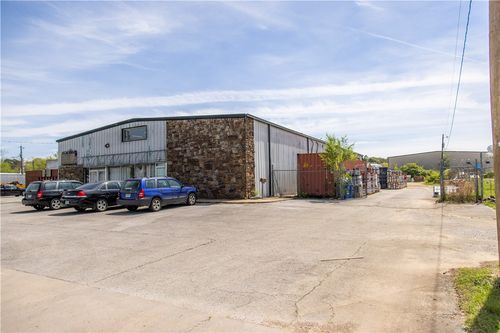 535 W Poplar Street, Fayetteville, AR, 72703 | Card Image