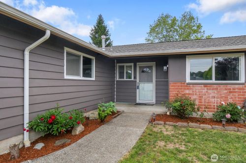 24415 14th Avenue S, Des Moines, WA, 98198 | Card Image