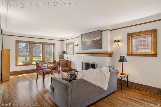 797 Washington Rd, House other with 5 bedrooms, 4 bathrooms and null parking in Grosse Pointe MI | Image 4