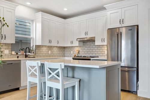 5681 47a Ave, Delta, BC, V4K4B5 | Card Image
