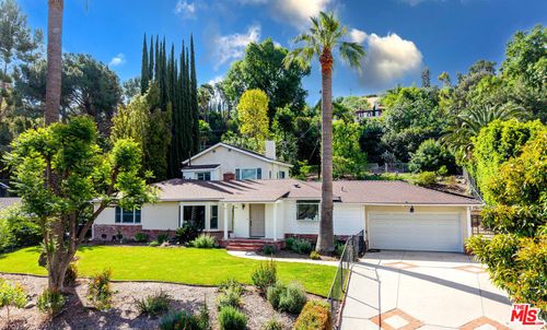 17952 Karen Drive, Encino, CA, 91316 | Card Image