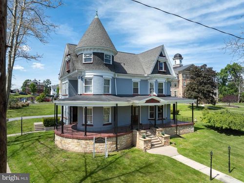 501 Walnut St, HOLLIDAYSBURG, PA, 16648-1529 | Card Image