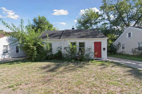 12761 Saratoga St, Oak Park, MI, 48237-2933 | Card Image