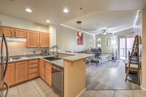 301-43 E Agate Ave, Las Vegas, NV, 89123-6081 | Card Image