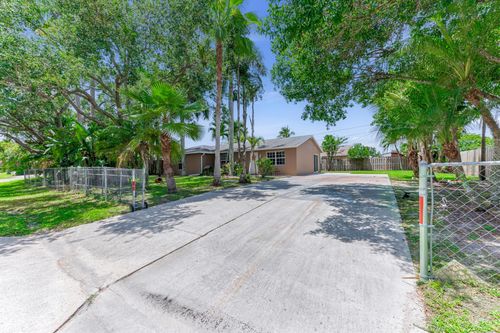 9159 Honeywell Rd, Lake Worth, FL, 33467-4739 | Card Image