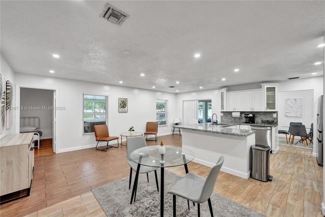 0 - 183 Sunflower Cir, House other with 4 bedrooms, 2 bathrooms and null parking in Royal Palm Beach FL | Image 28