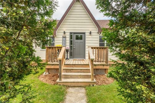 165 Queen St, Wardsville, ON, N0L2N0 | Card Image