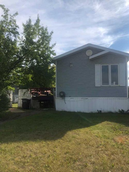 {{alt}} | Card Image