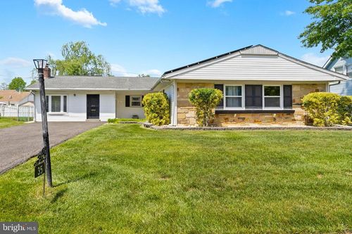 35 Empire Ln, Willingboro, NJ, 08046-2238 | Card Image