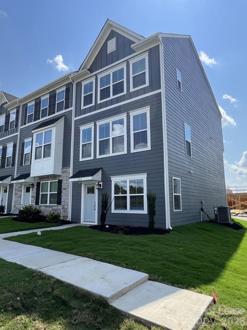 5013 Griers Hill Dr, Charlotte, NC, 28273 | Card Image