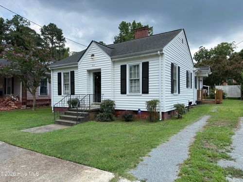 304 E Woodall St, Smithfield, NC, 27577-4568 | Card Image