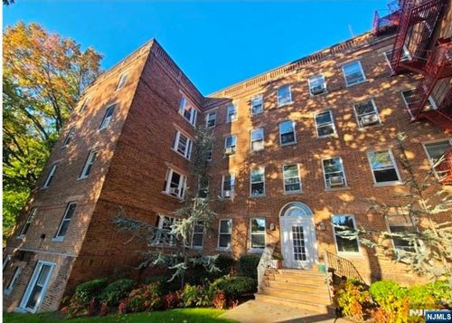 250 Broad, Leonia, NJ, 07605 | Card Image