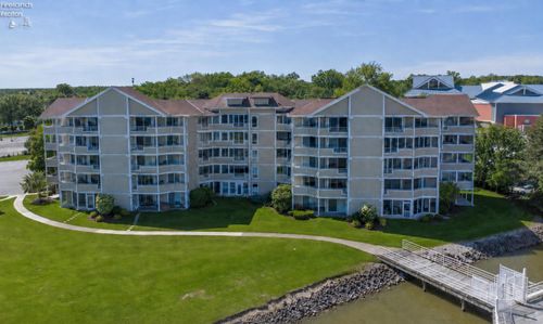 43 Marina Point Drive, Sandusky, OH, 44870 | Card Image