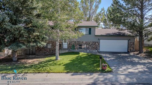 953 Elm St, Wheatland, WY, 82201-2122 | Card Image