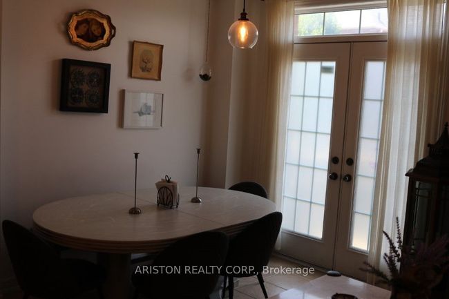 40 Alexie Way, House attached with 4 bedrooms, 3 bathrooms and 1 parking in Vaughan ON | Image 5