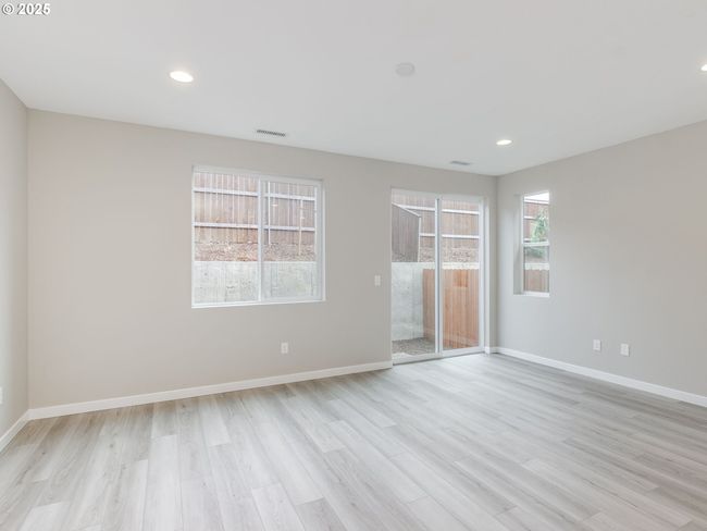 724 Nw 178 Th Way, House attached with 3 bedrooms, 3 bathrooms and 2 parking in Ridgefield WA | Image 9