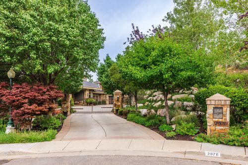 2076 S Scenic Cir, Salt Lake City, UT, 84109-1437 | Card Image