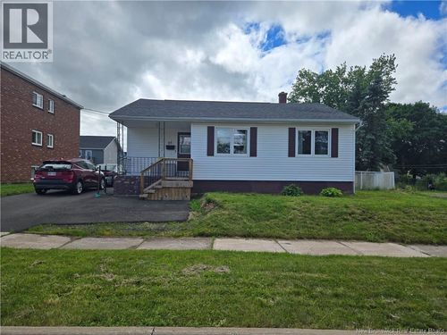 68 Katherine Ave, Moncton, NB, E1C7M6 | Card Image