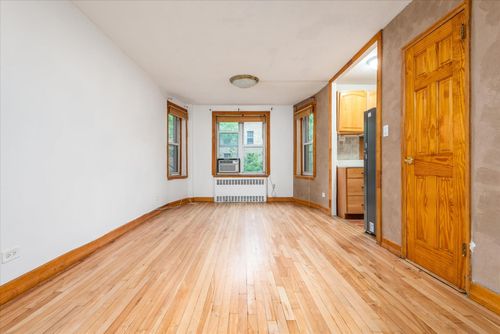 apt-4a-33 81st St, Jackson Heights, NY, 11372-1335 | Card Image